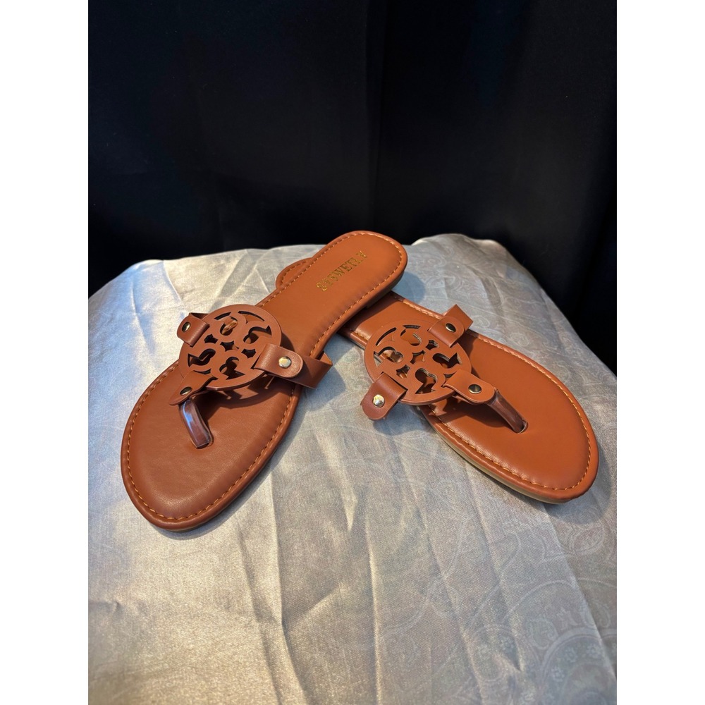 SYSWETLY Brown Medallion Thong Sandals Flat Flip Flop Slides EU 41 Tan